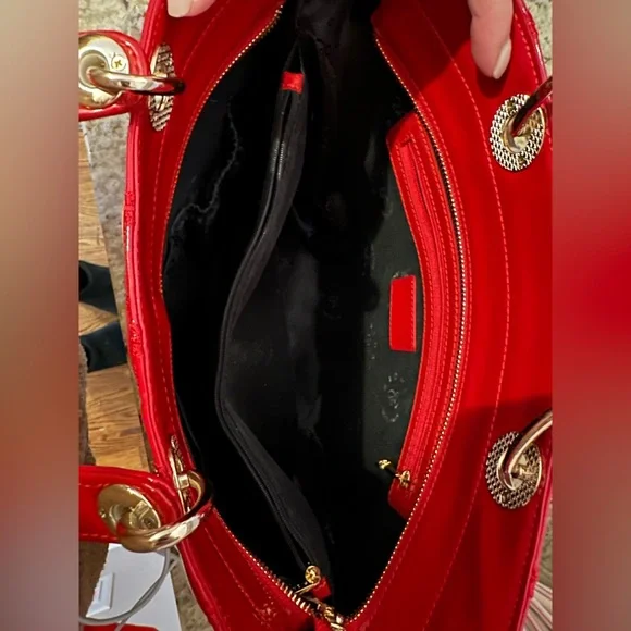 Rioni THE ZOEY TOTE Red Patent Leather Handbag LU-2233M/R - Picture 11 of 15